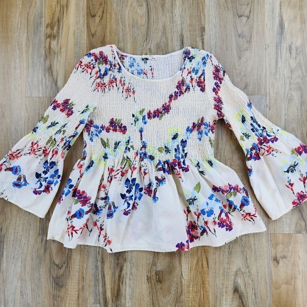 ☔️💜Jane and Delancey Cream Smocked Peplum Bell Sleeve Top Medium